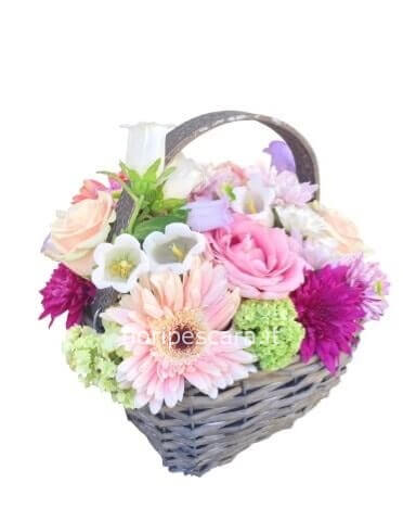 Cestino con fiori assortiti standard
